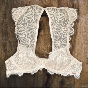 VS PINK Ivory Lace Underwire Bra